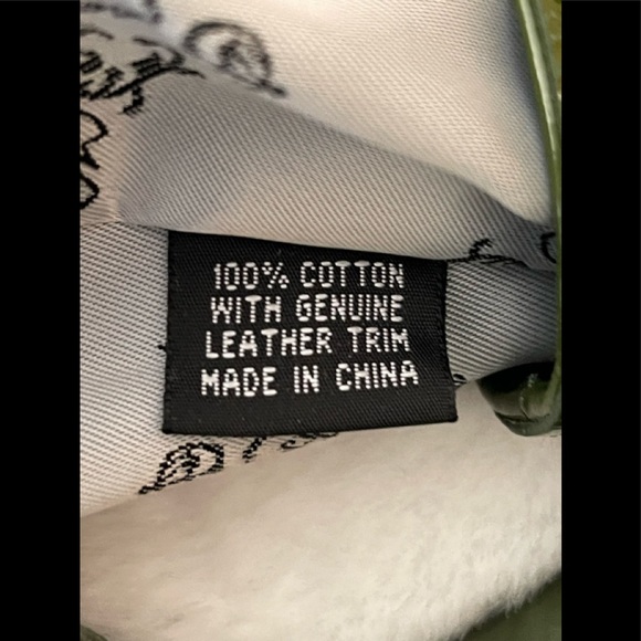 Fun 60’s Vibe Kate Landry Green and Cream Bag with Lots of Pockets - Picture 14 of 15